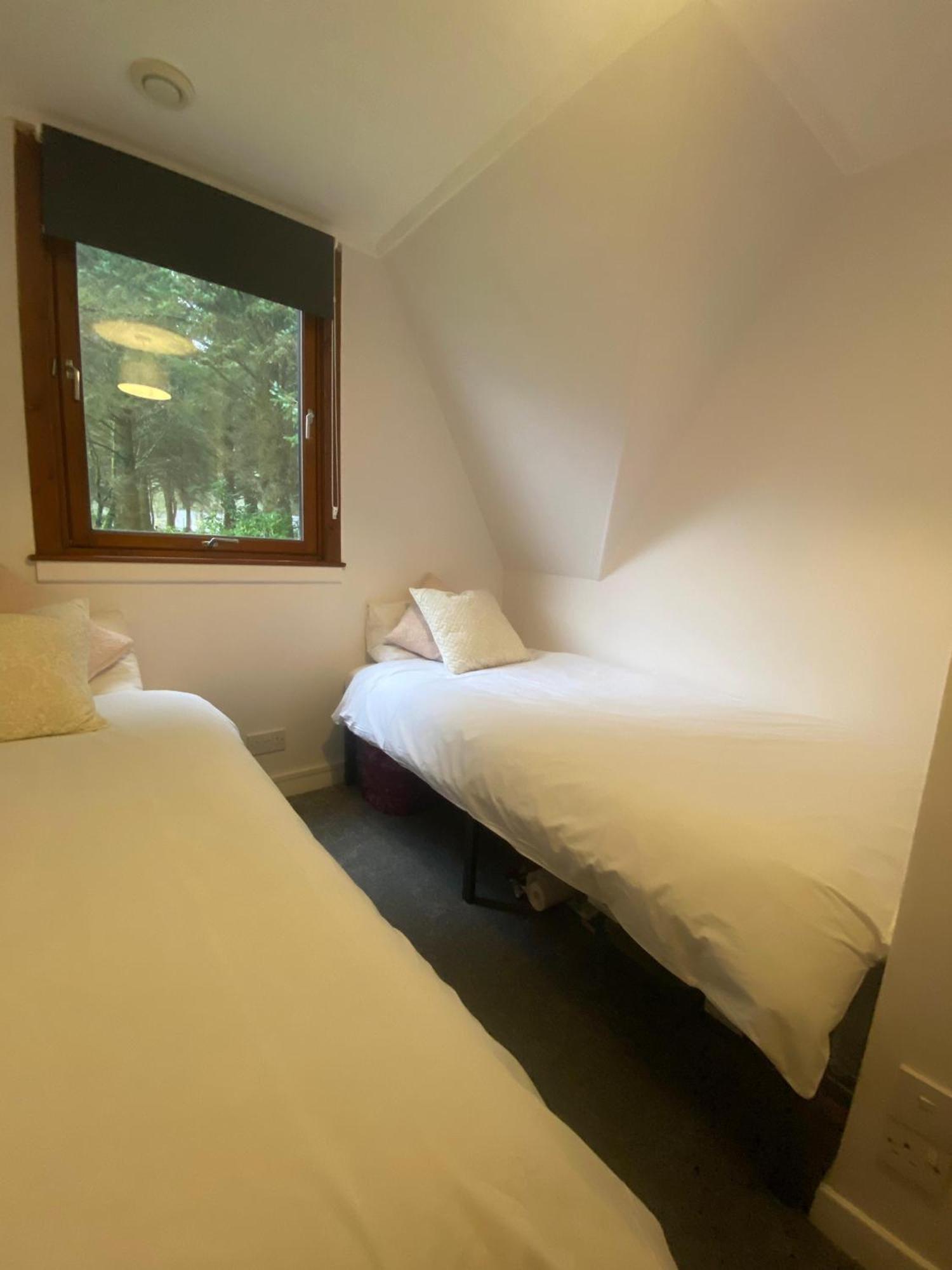 The Triangle Lodge อินเวอร์การ์รี ภายนอก รูปภาพ